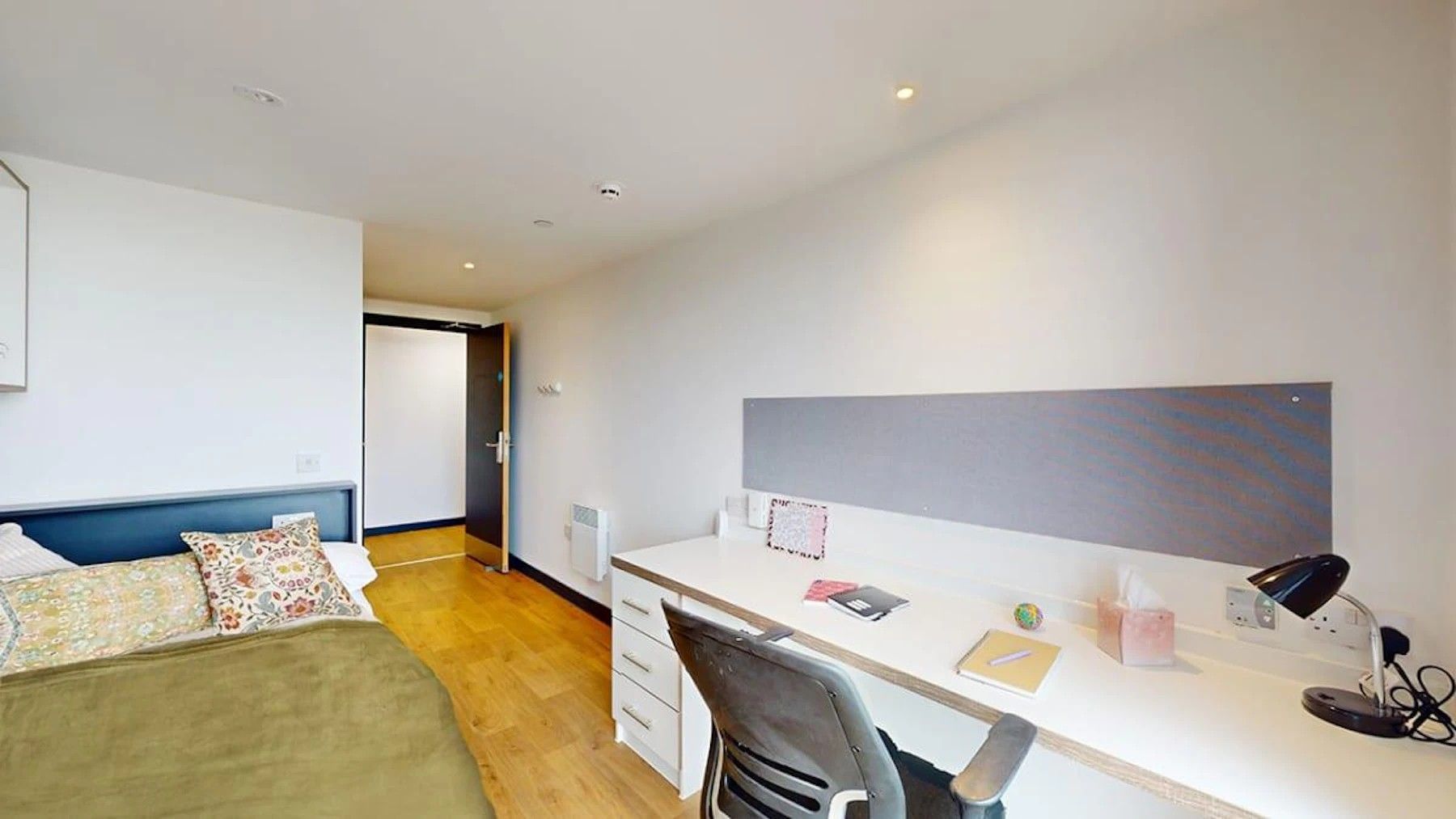 8 Bed Premium Ensuite